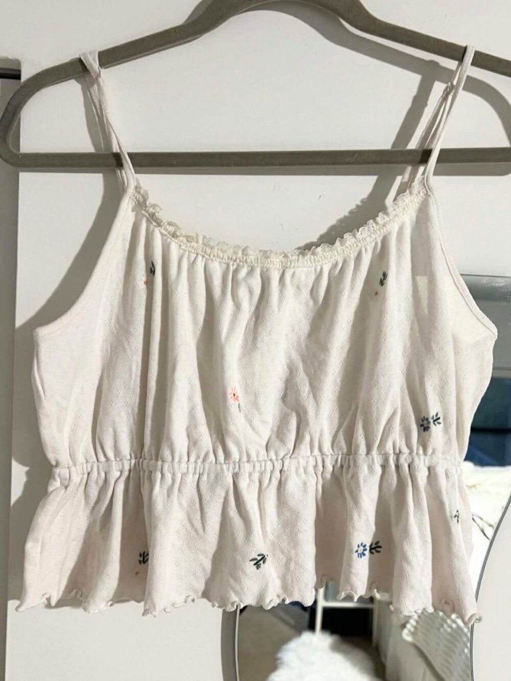 White, ruffled cropped tank top with embroidered flowers, small